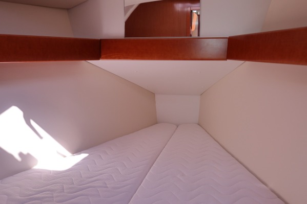 Beneteau Oceanis 31 Lift Keel additional image 8