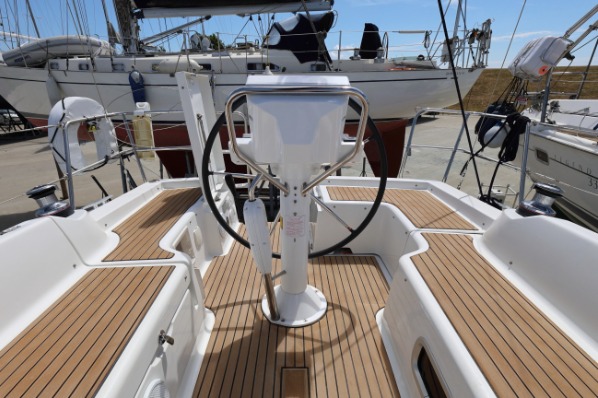 Beneteau Oceanis 31 Lift Keel additional image 3