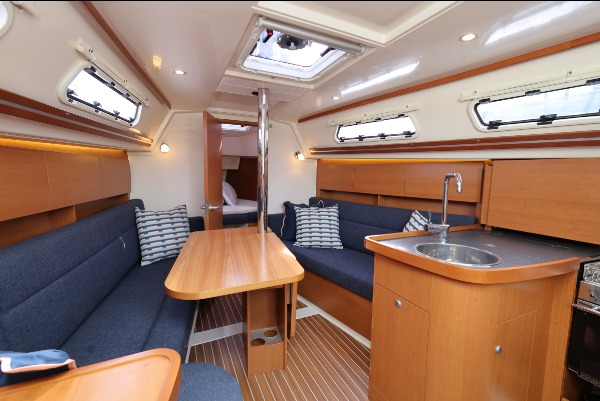 Hanse 325 additional image 5