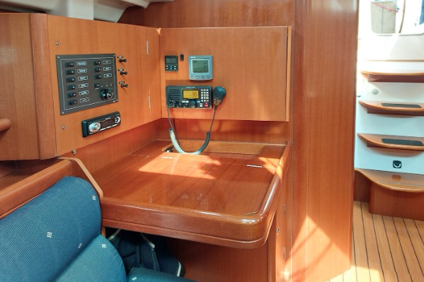 Beneteau Oceanis Clipper 343 additional image 11