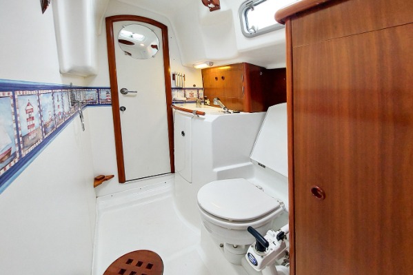 Beneteau Oceanis 36cc additional image 9