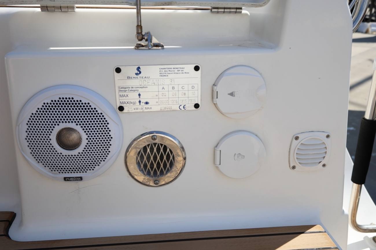 Beneteau Oceanis 31 Lift Keel 24