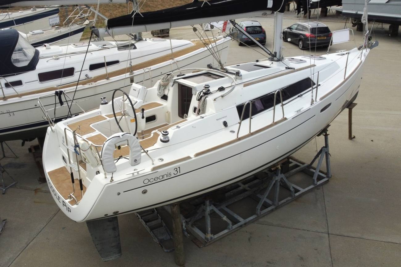 Beneteau Oceanis 31 Lift Keel 14