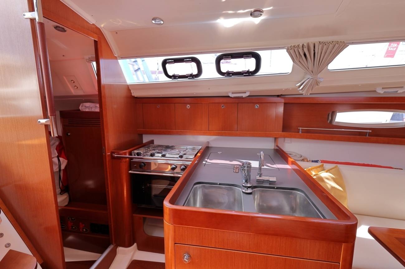 Beneteau Oceanis 31 Lift Keel 5