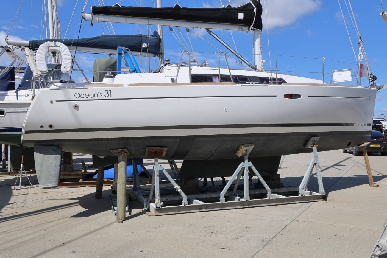 Beneteau Oceanis 31 Lift Keel 18