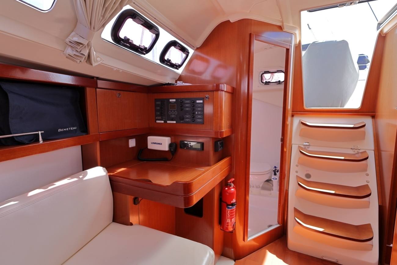 Beneteau Oceanis 31 Lift Keel 6