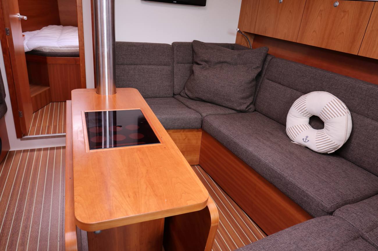 Saloon table, leaves folded