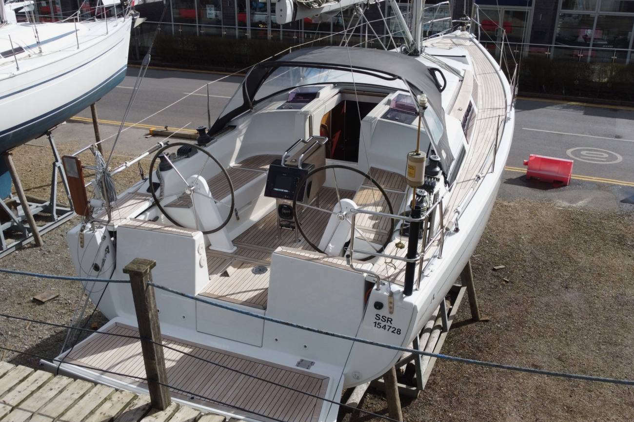 Hanse 345 Cockpit