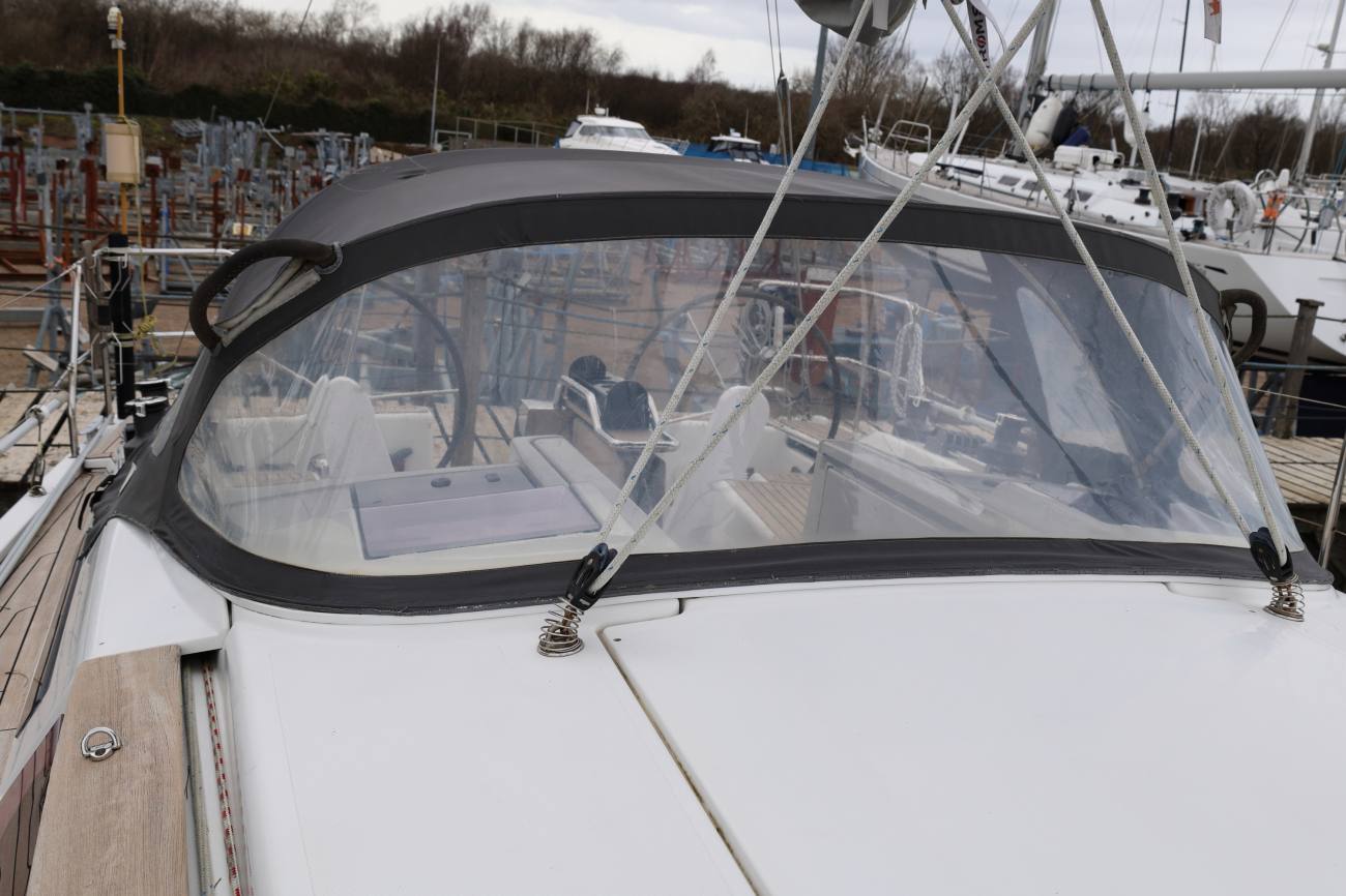 Hanse 345 Sprayhood