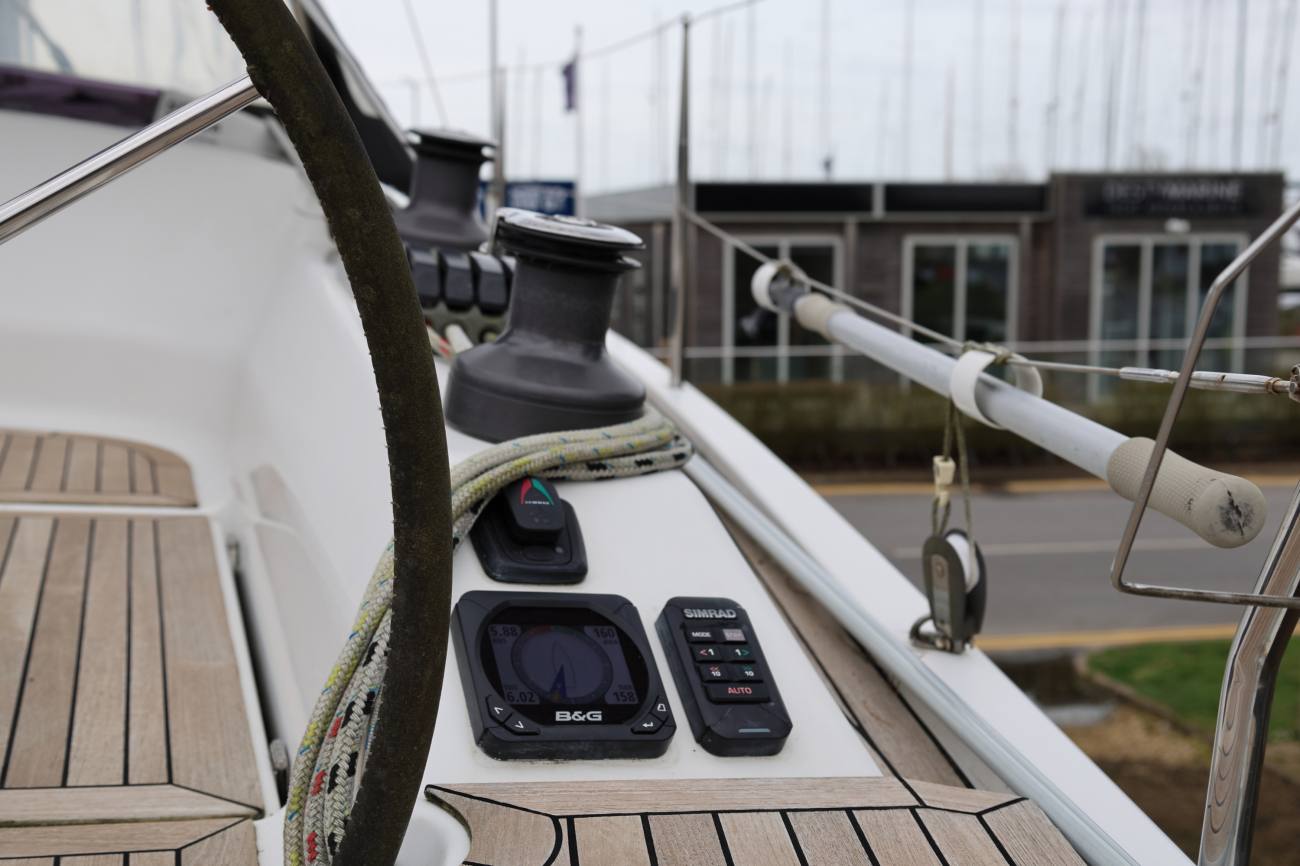 Hanse 345 Starboard Helm Equipment
