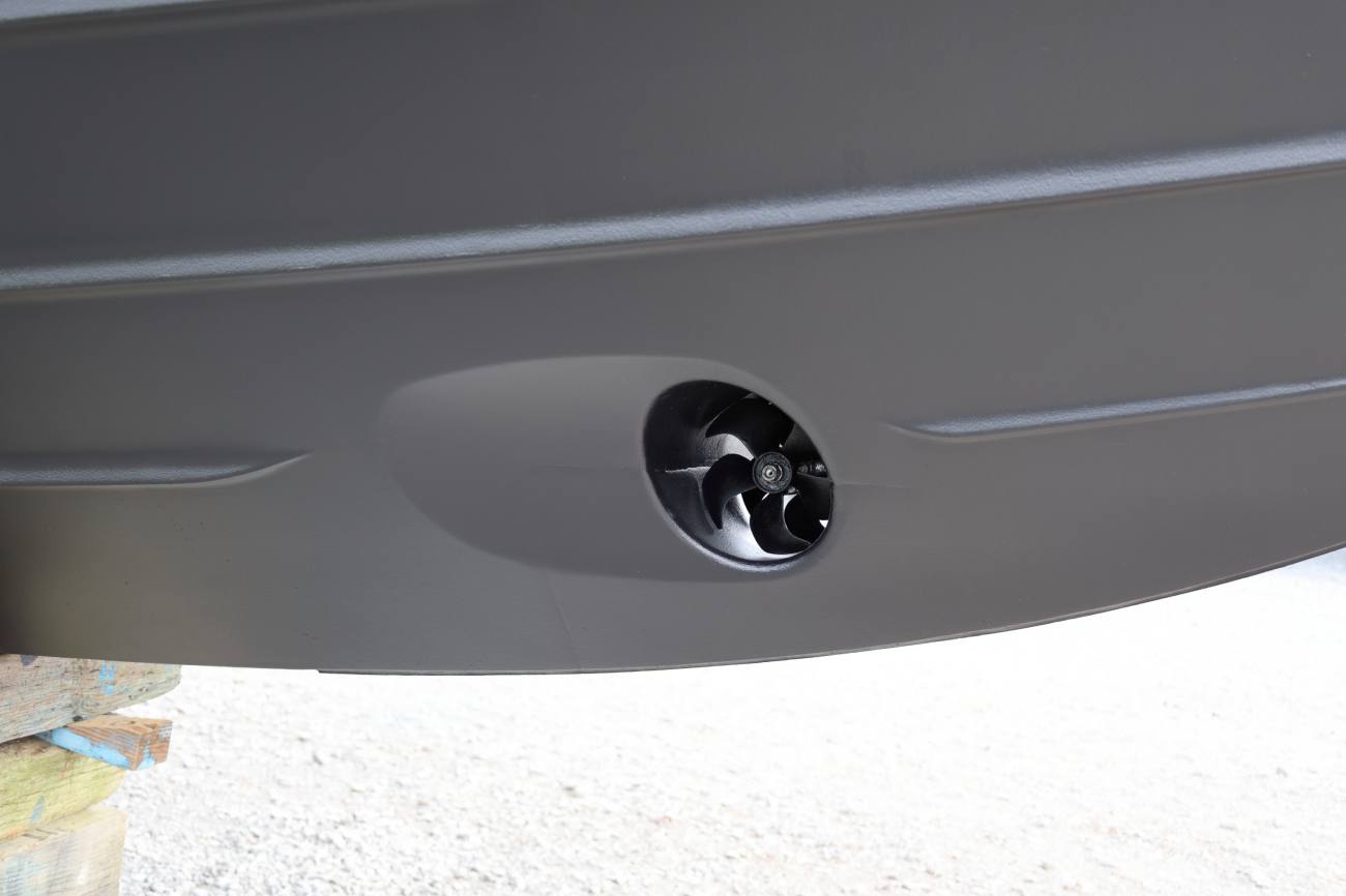 Sargo 36 Fly Memsahib Bow Thruster