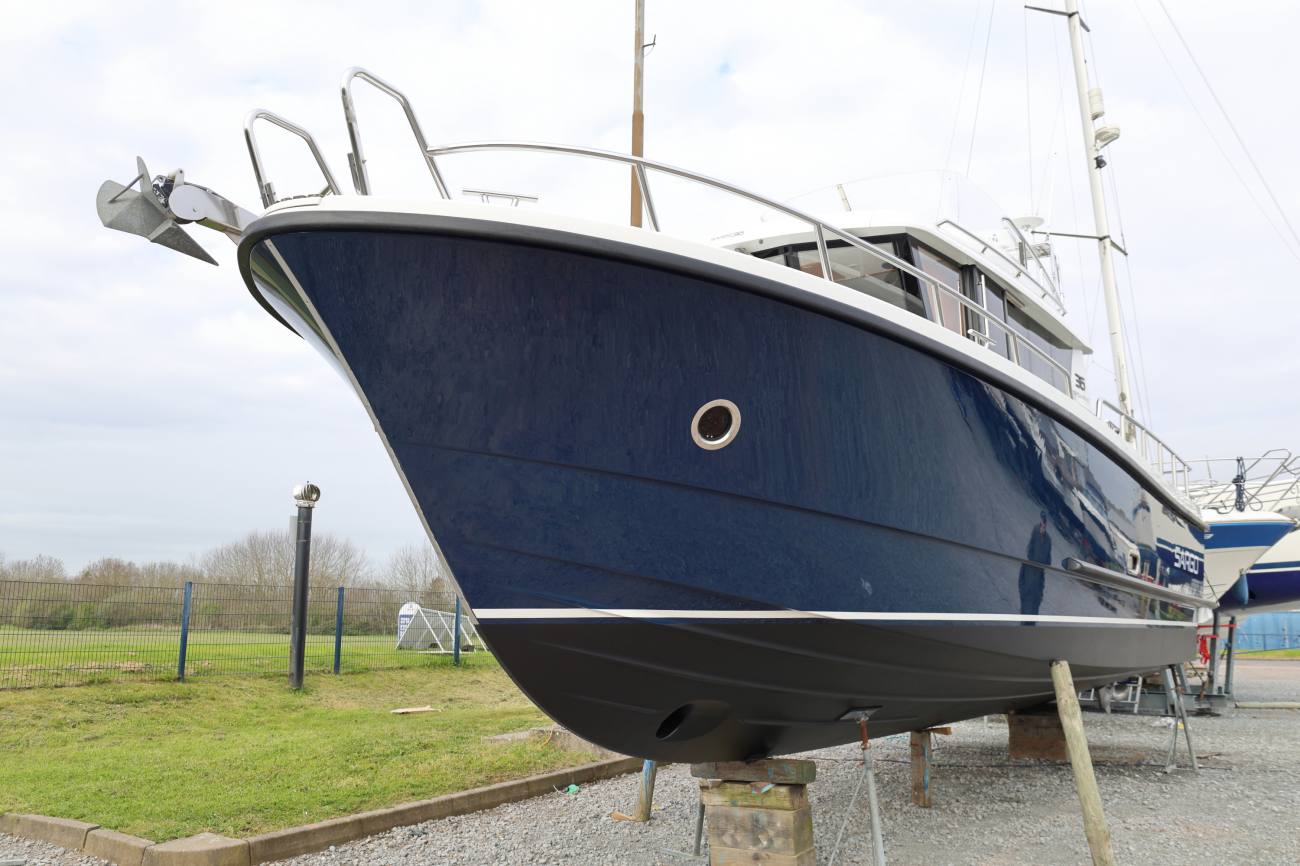 Sargo 36 Fly Memsahib Ashore