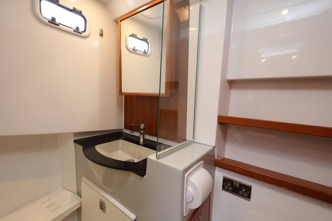 Sargo 36 Fly Memsahib Forward Heads