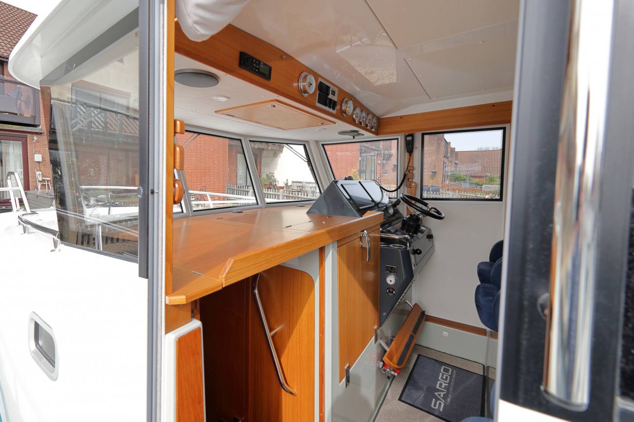 Sargo 36 Fly Memsahib Port Side Door