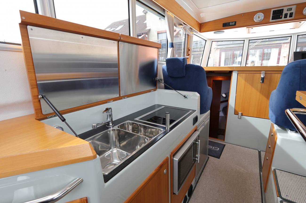 Sargo 36 Fly Memsahib Galley
