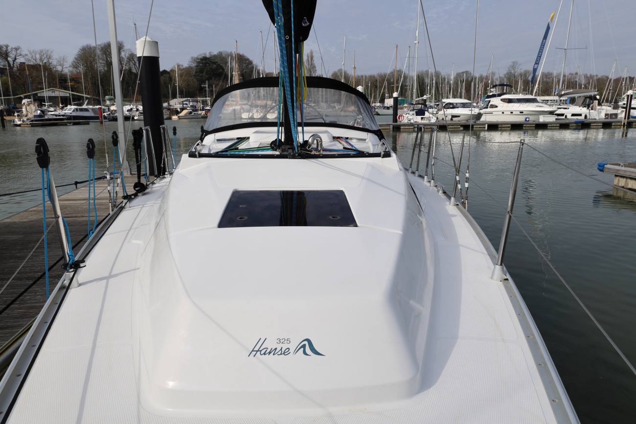 Hanse 325 Squeak Coachroof