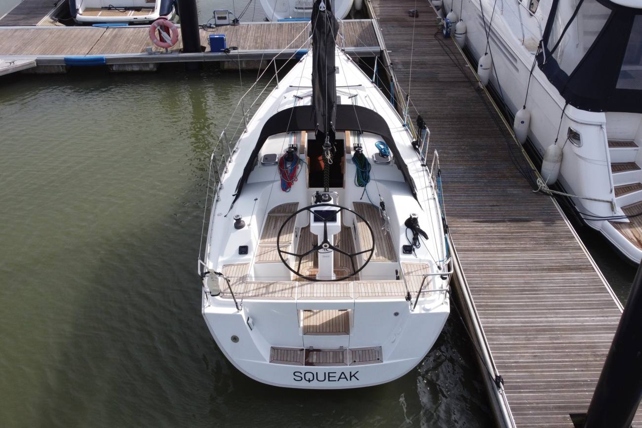 Hanse 325 Squeak Drone