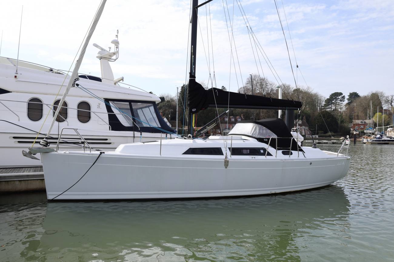 Hanse 325 Squeak Port Side