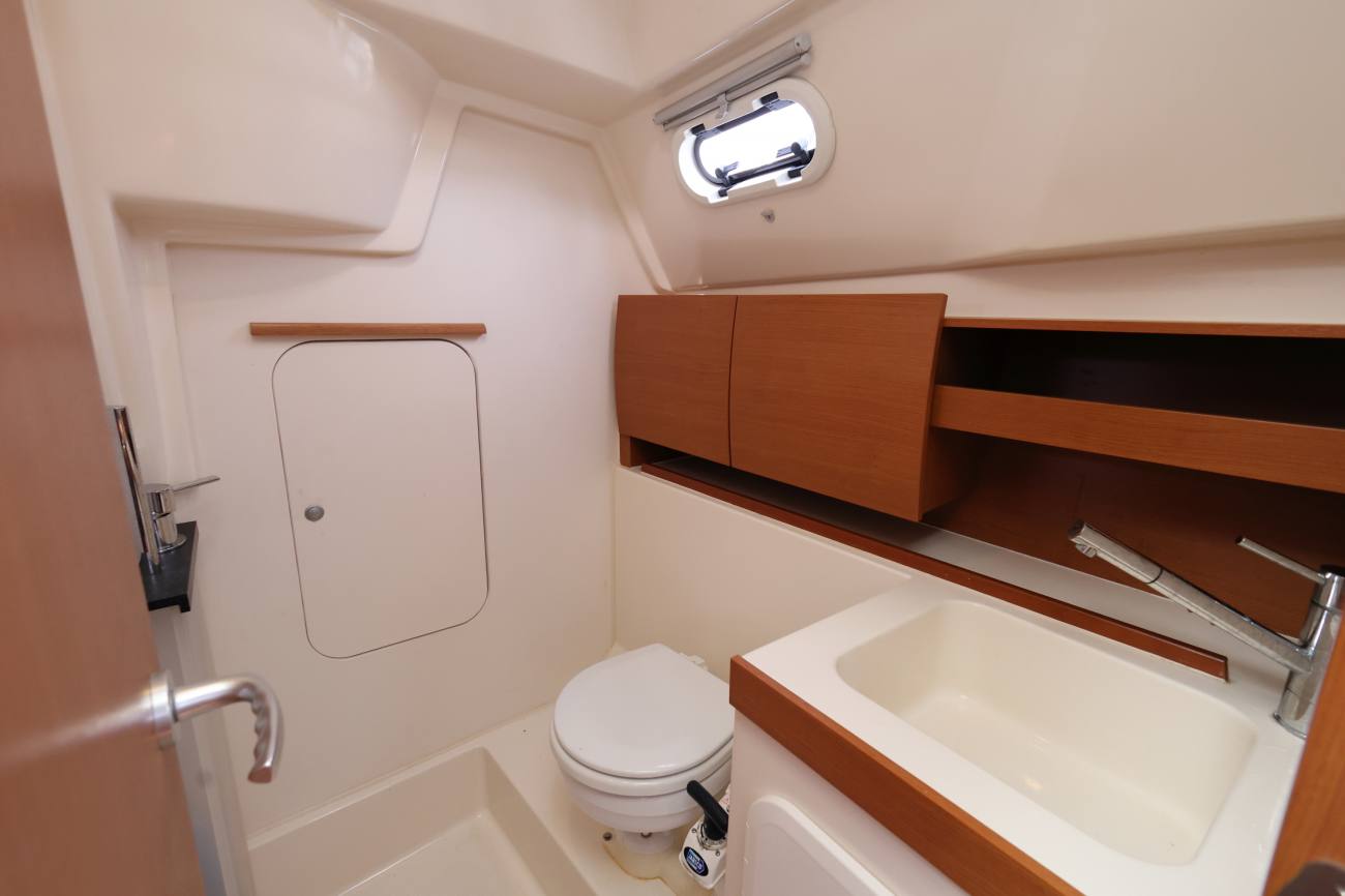 Hanse 325 Squeak Heads