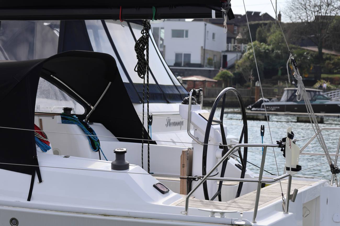 Hanse 325 Squeak Cockpit