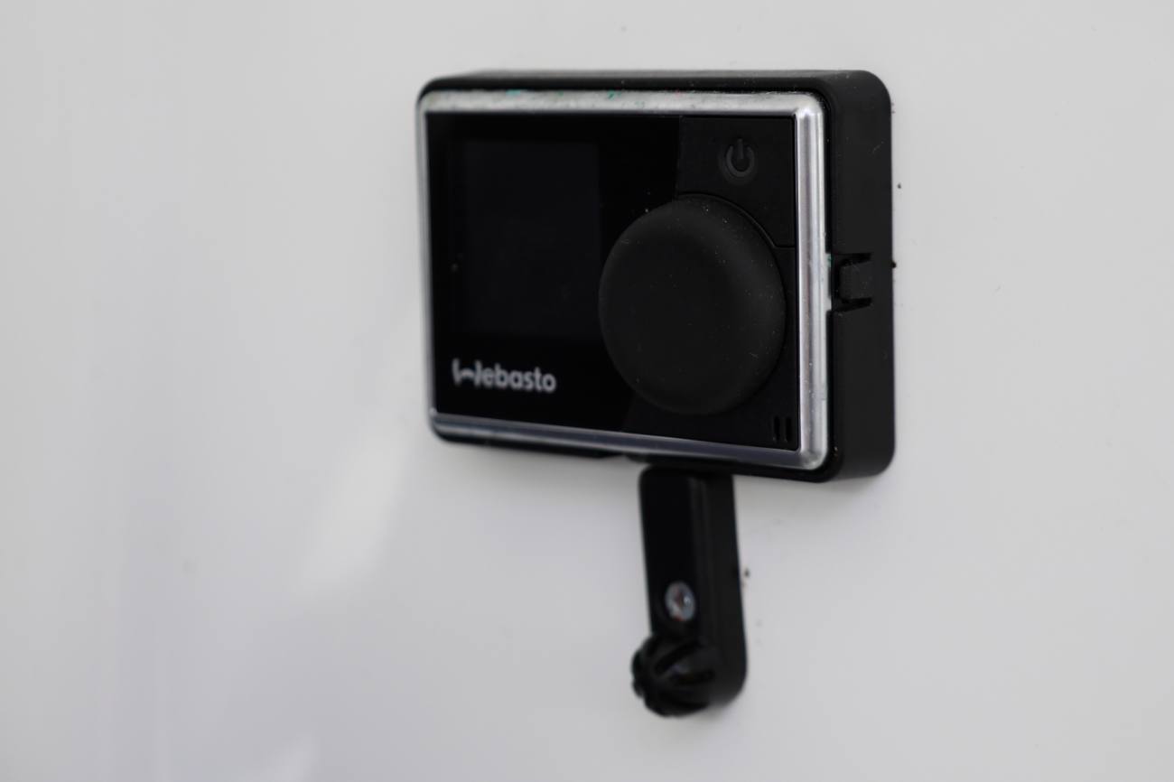 Webasto hot air control - Cabin & cockpit