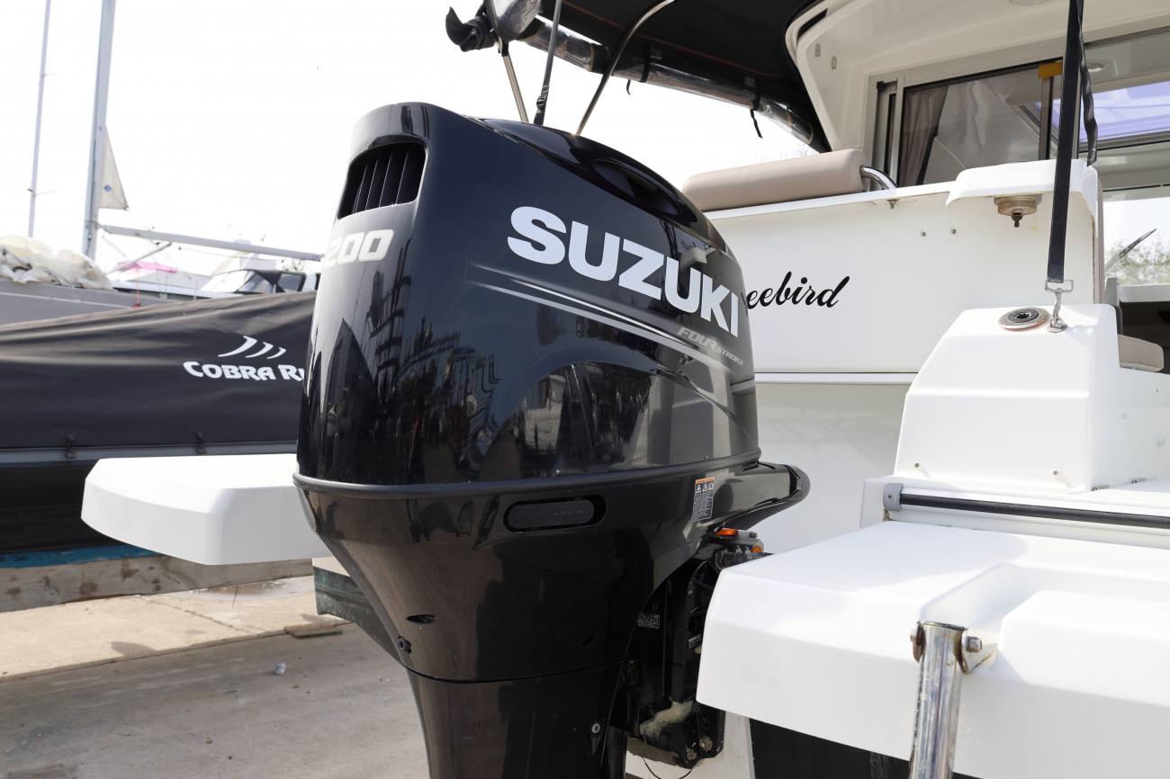 Beneteau Antares 8 - Suzuki 200