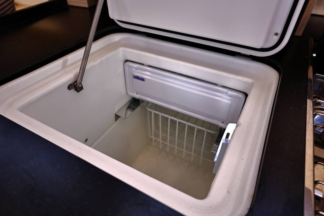 Fridge and freezer