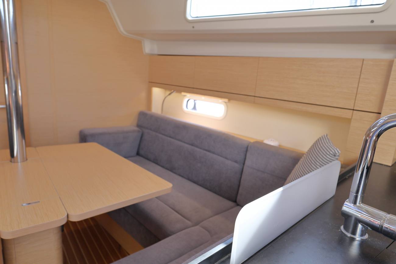 Stbd side saloon