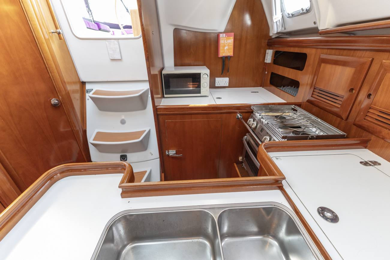 Beneteau Oceanis 361 Clipper 15