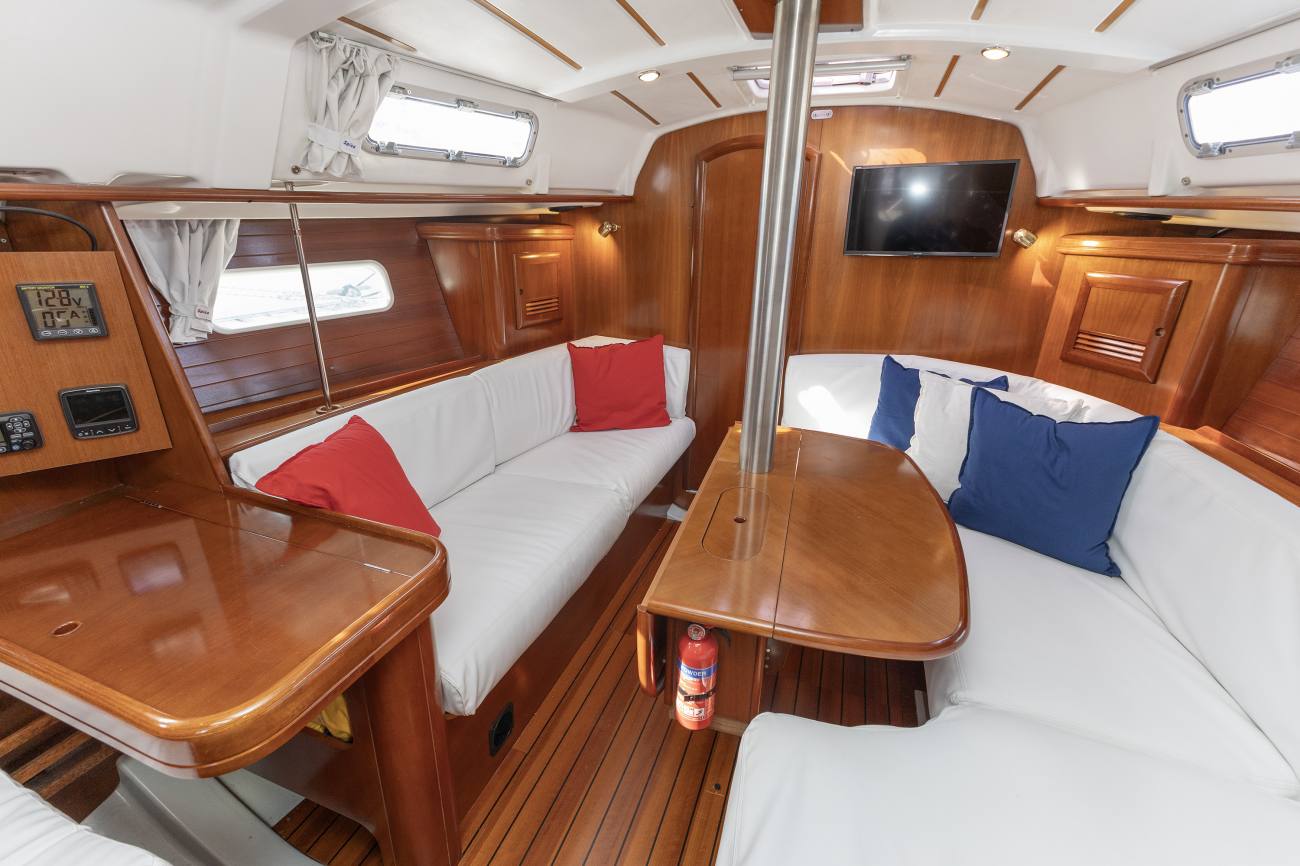 Beneteau Oceanis 361 Clipper 9