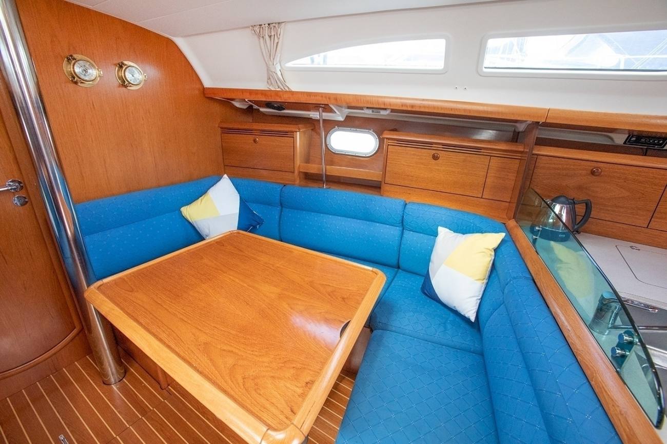 Jeanneau Sun Odyssey 37 11