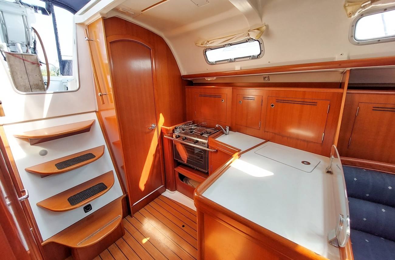 Beneteau Oceanis Clipper 343 10