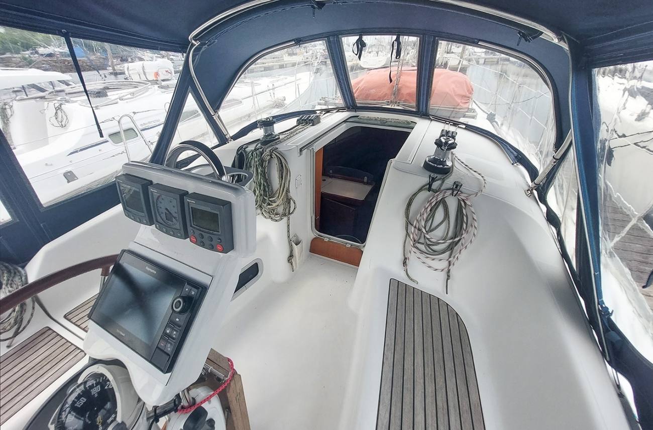 Beneteau Oceanis Clipper 343 25