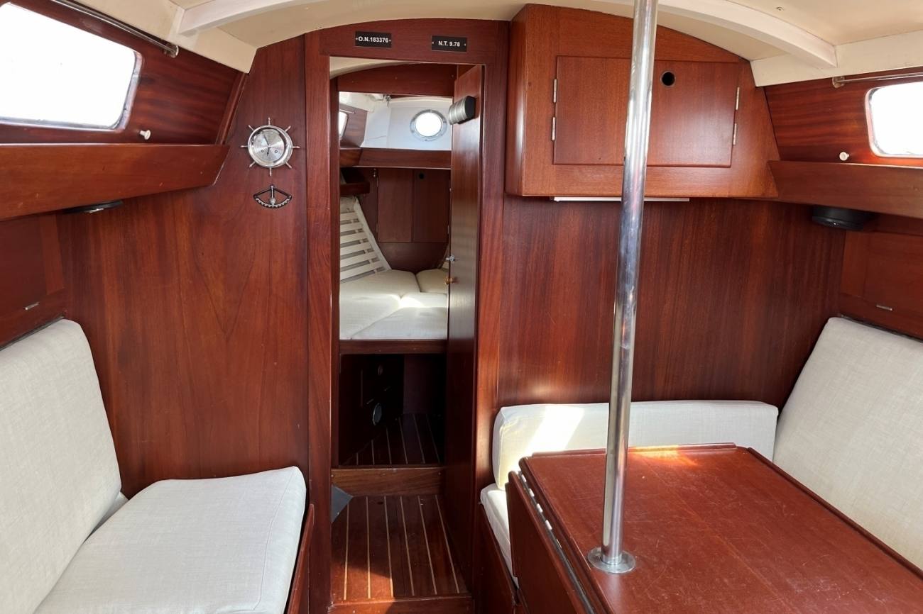 Hallberg Rassy Mistral 33 3