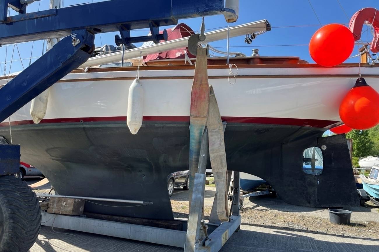 Hallberg Rassy Mistral 33 6