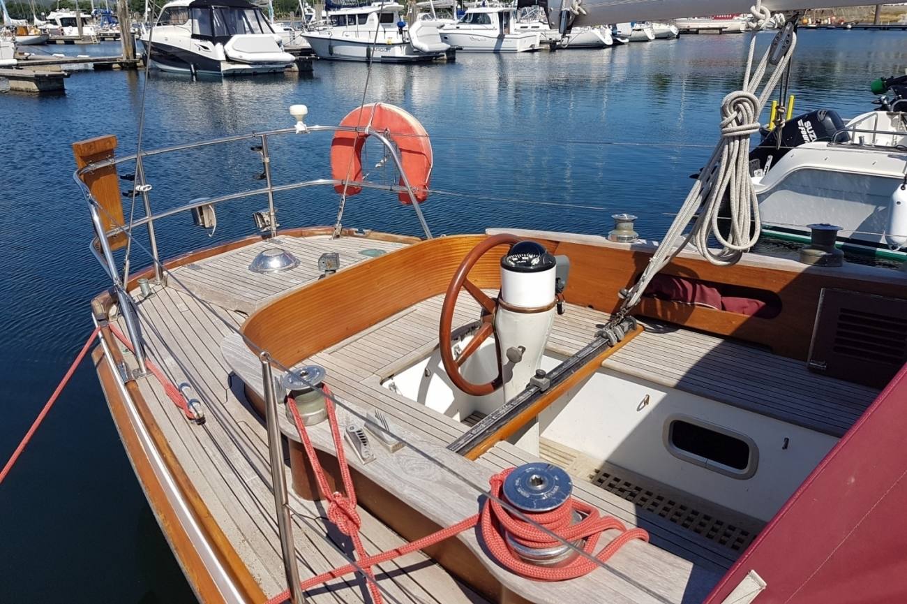 Hallberg Rassy Mistral 33 14