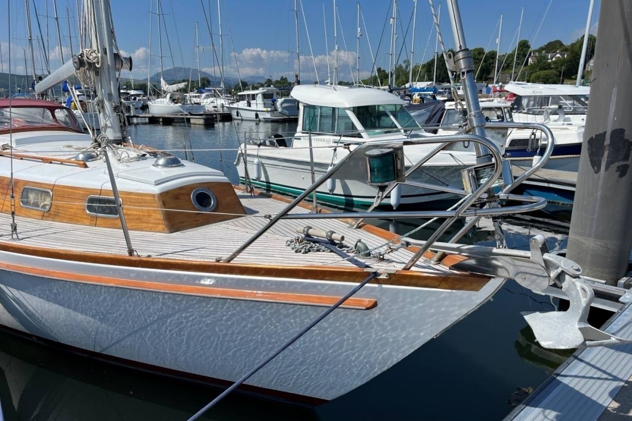 Hallberg Rassy Mistral 33 5