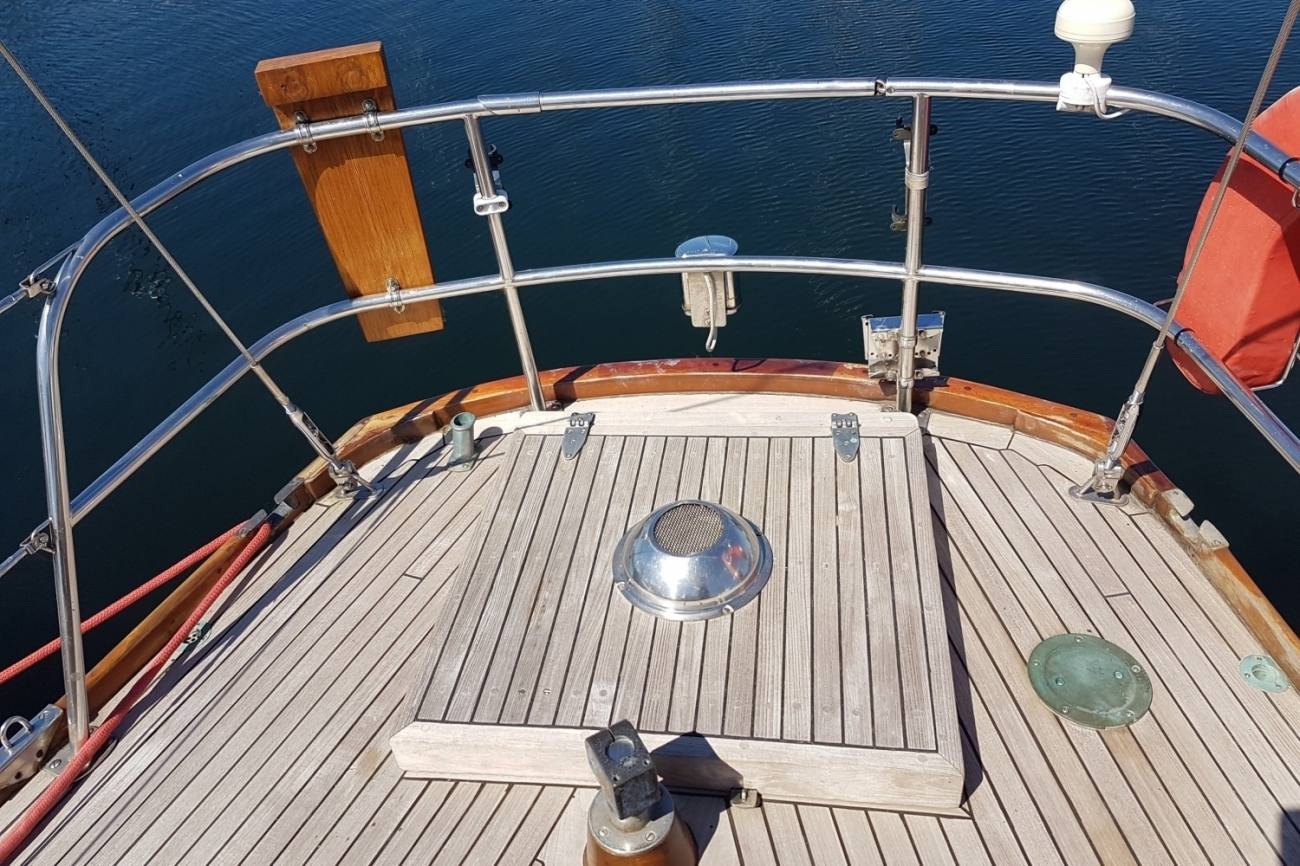 Hallberg Rassy Mistral 33 15