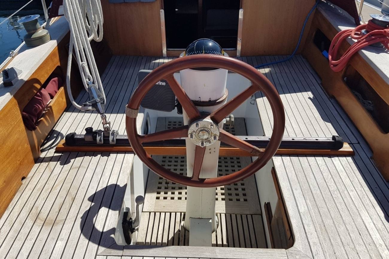 Hallberg Rassy Mistral 33 13