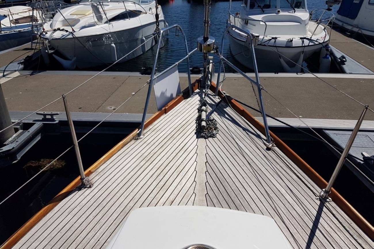 Hallberg Rassy Mistral 33 7
