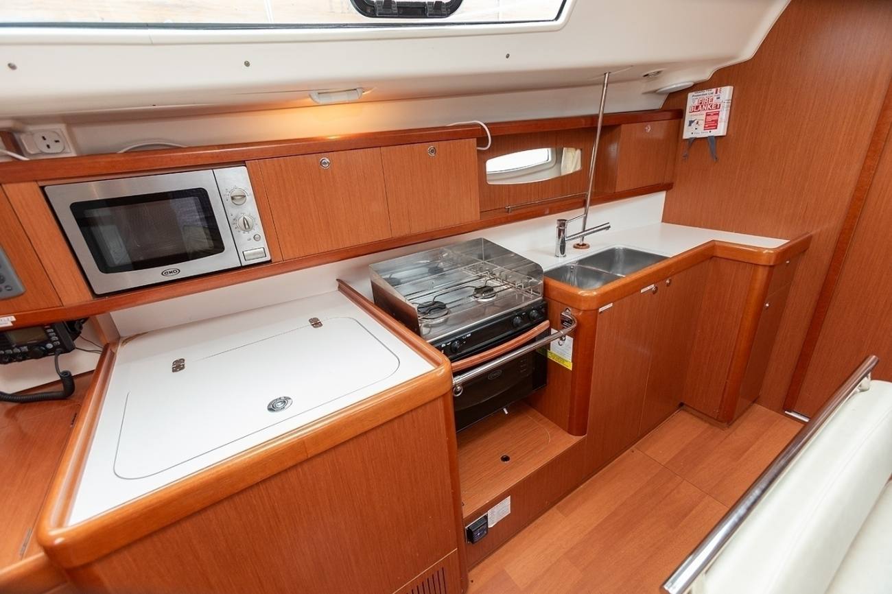 Beneteau Oceanis 43