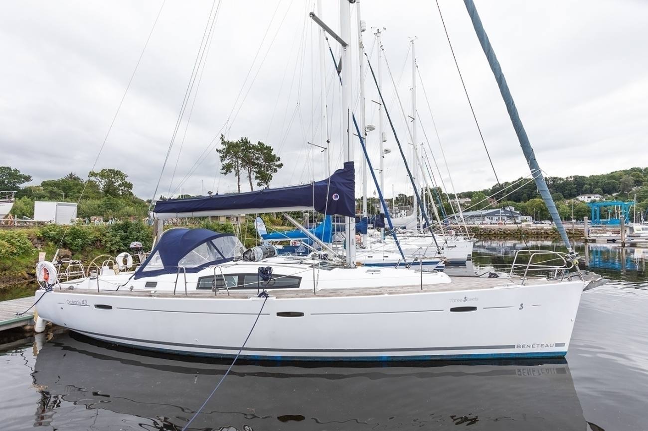 Beneteau Oceanis 43