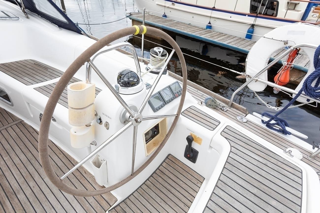 Beneteau Oceanis 43
