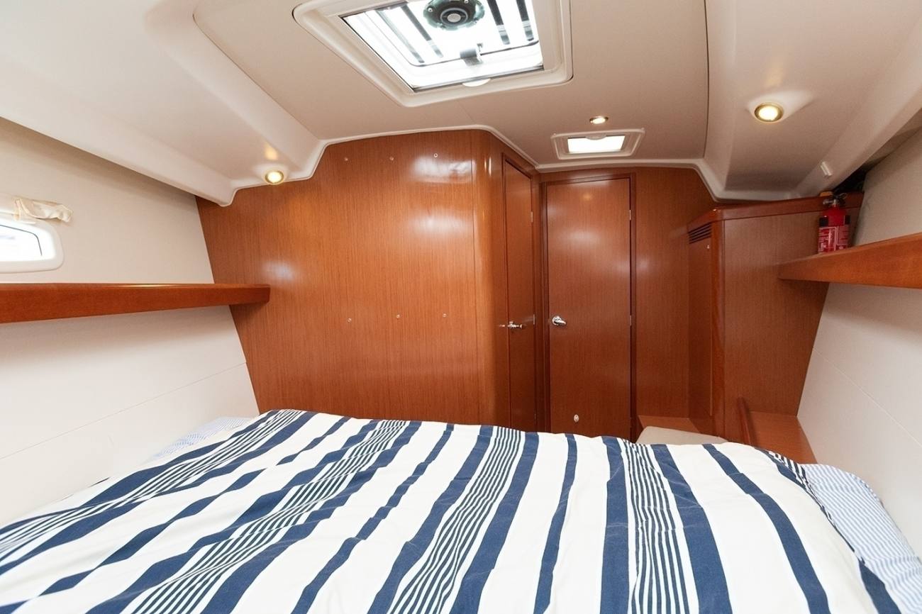 Beneteau Oceanis 43