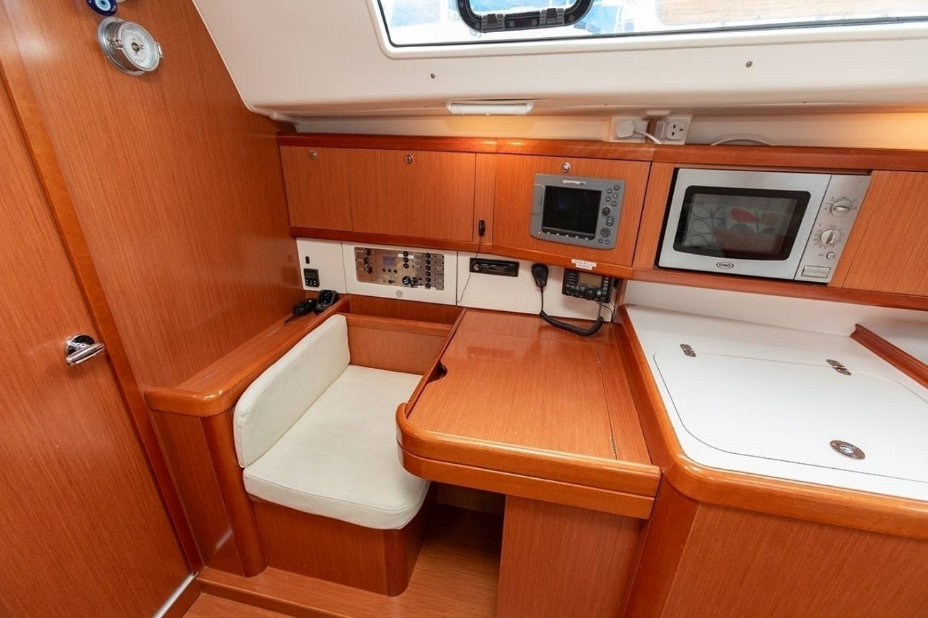 Beneteau Oceanis 43