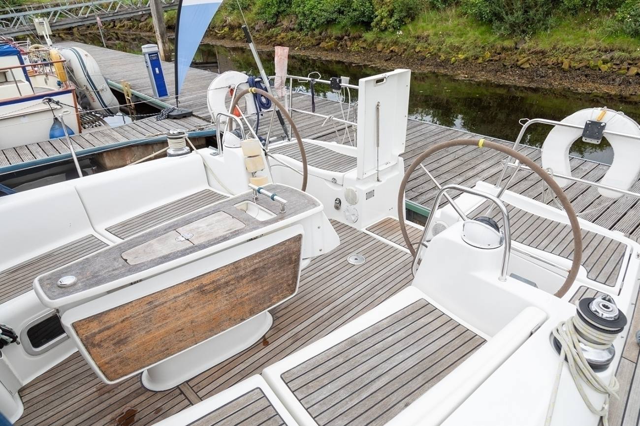 Beneteau Oceanis 43