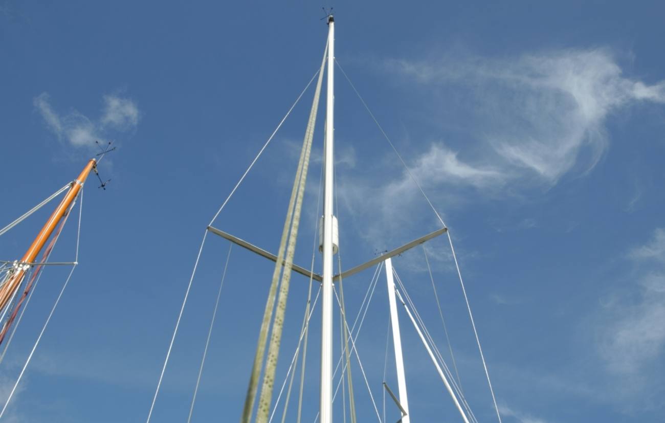 Hunter Channel 31 13