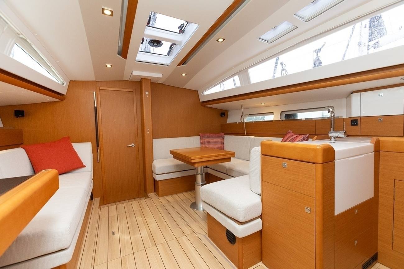 Jeanneau Sun Odyssey 44 DS 11