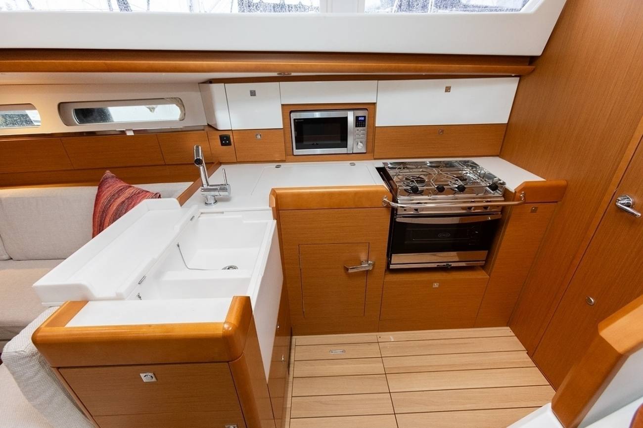 Jeanneau Sun Odyssey 44 DS 14