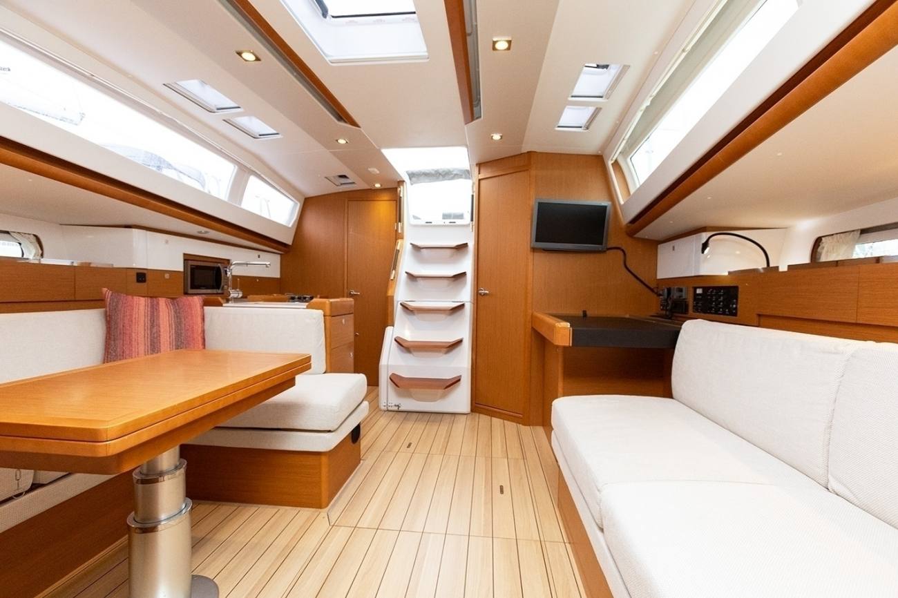 Jeanneau Sun Odyssey 44 DS 12